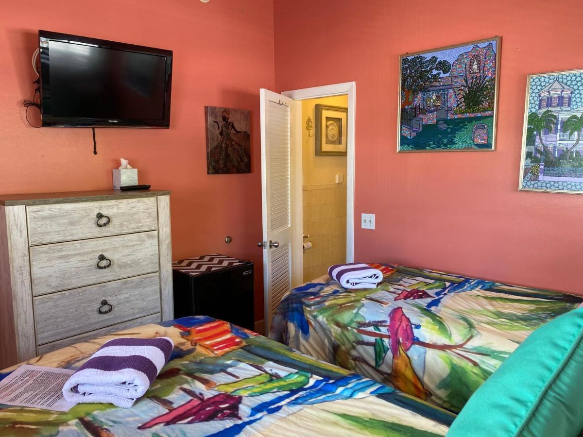 Caribbean House Hotel Кей Уест Екстериор снимка