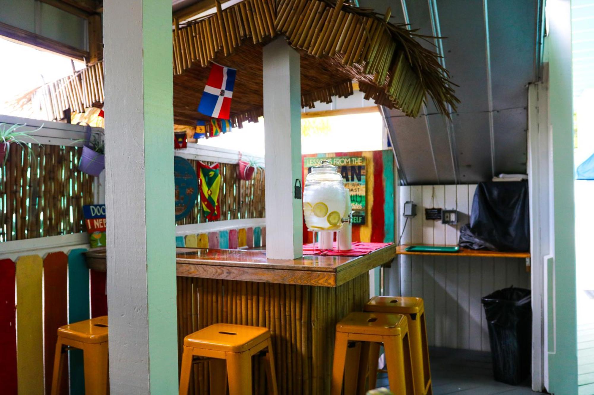 Caribbean House Hotel Кей Уест Екстериор снимка