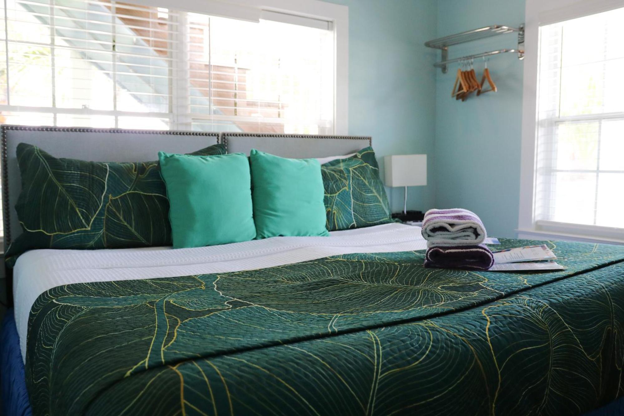 Caribbean House Hotel Кей Уест Екстериор снимка